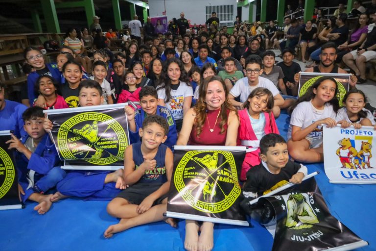 Michelle Melo destina emenda parlamentar para fortalecer a Escola de Luta Livre em Rio Branco